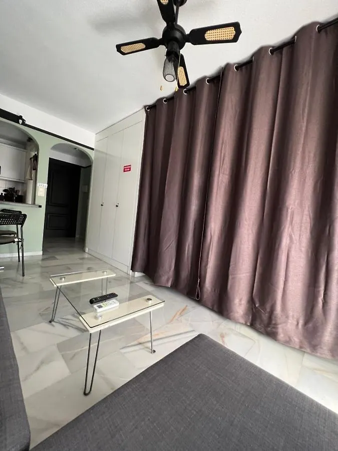 Lovely Apartment For 2 To 4 People---Apartamento De Dos A Cuatro Personas Benalmadena